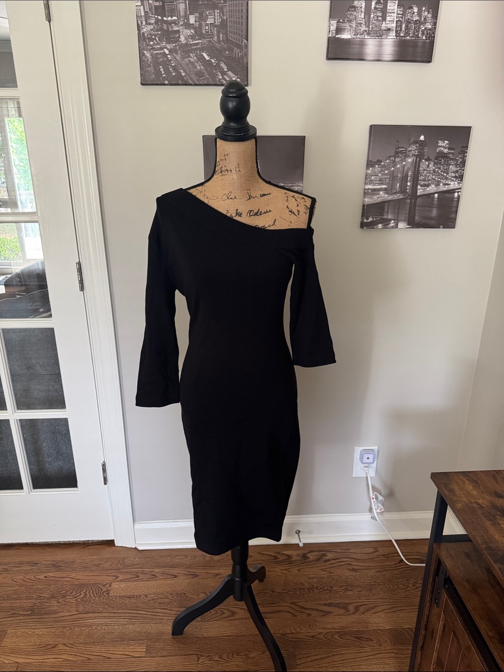 Solace London Black One-Shoulder Midi Dress